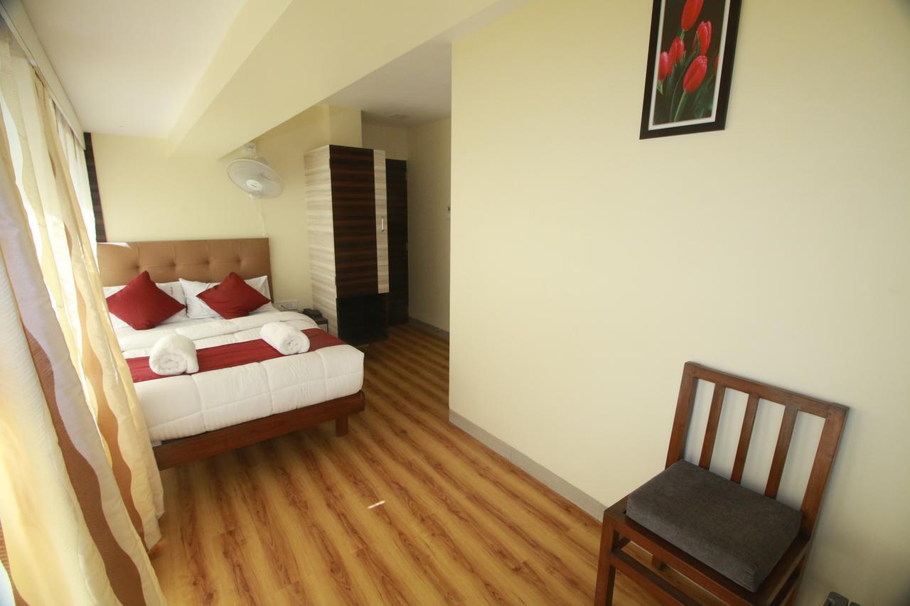 Hotel Alfa International Near Nanavati Hospital Mumbai Near Airport Mumbai Near Juhu Beach Exterior foto
